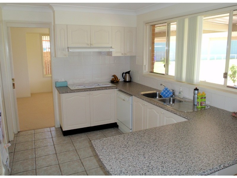 7 David Drive, Salt Ash NSW 2318