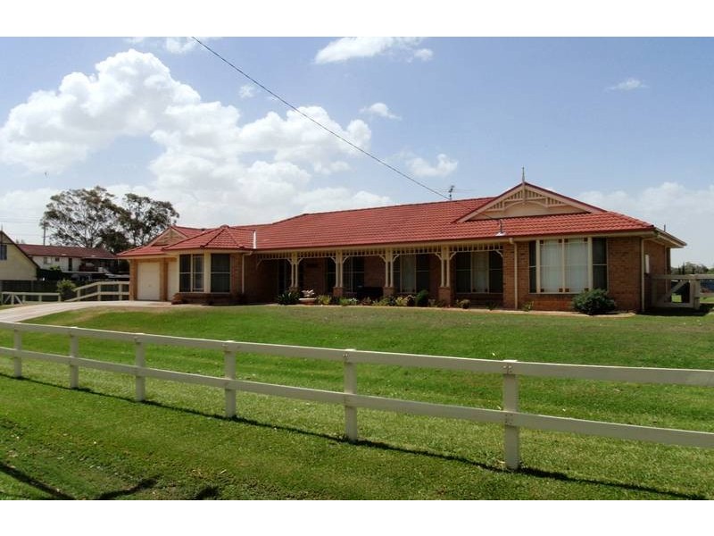 7 David Drive, Salt Ash NSW 2318