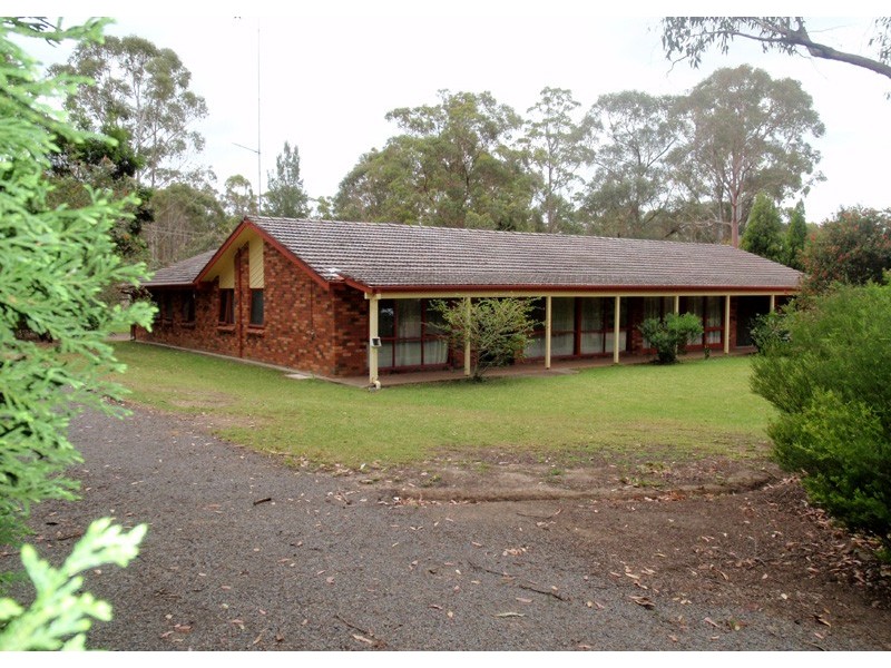 8 Griffiths Ave, Medowie NSW 2318