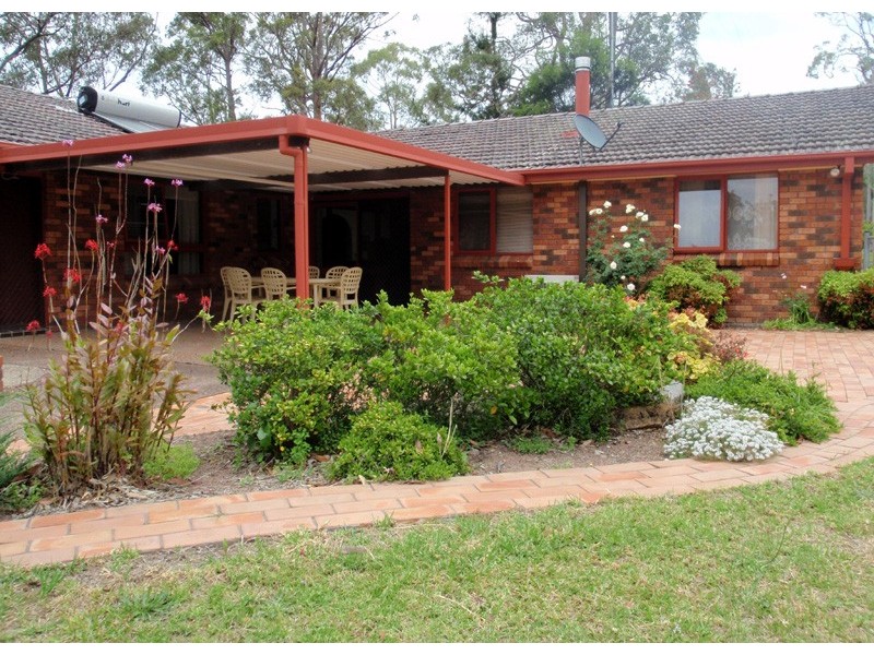 8 Griffiths Ave, Medowie NSW 2318