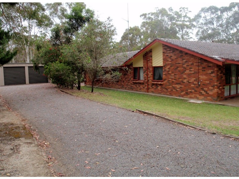 8 Griffiths Ave, Medowie NSW 2318