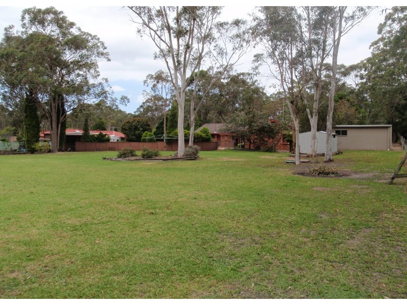 8 Griffiths Ave, Medowie NSW 2318