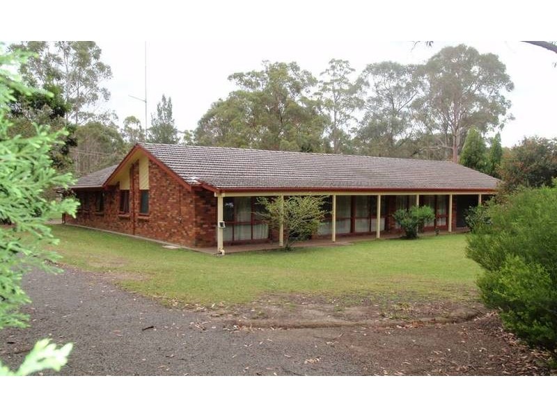 8 Griffiths Ave, Medowie NSW 2318