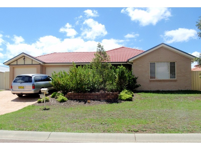 17 Grevillea Dr, Medowie NSW 2318
