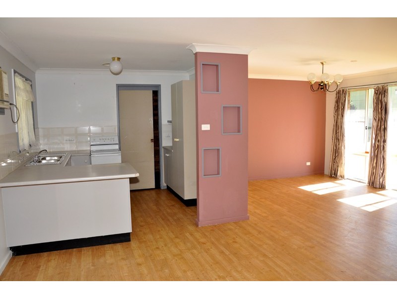 8 Laurina St, Medowie NSW 2318