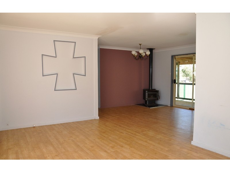 8 Laurina St, Medowie NSW 2318