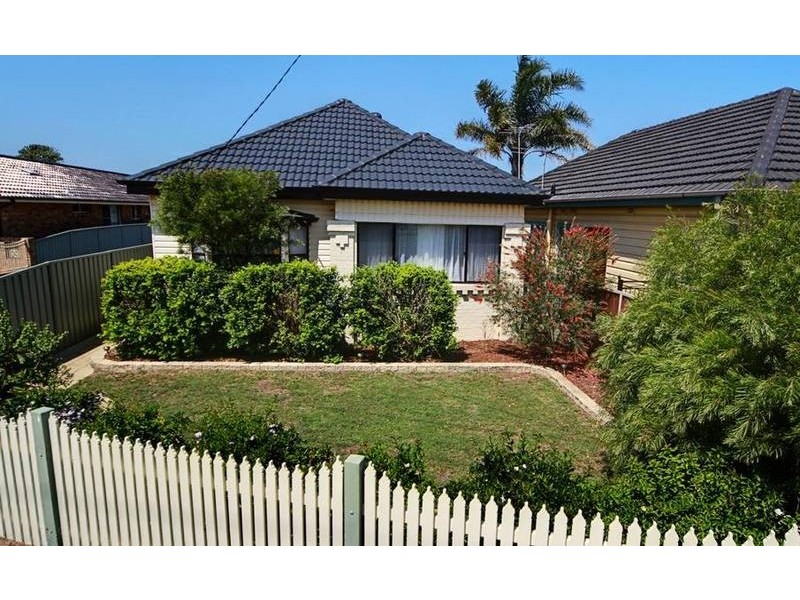 178 Fullerton St, Stockton NSW 2295