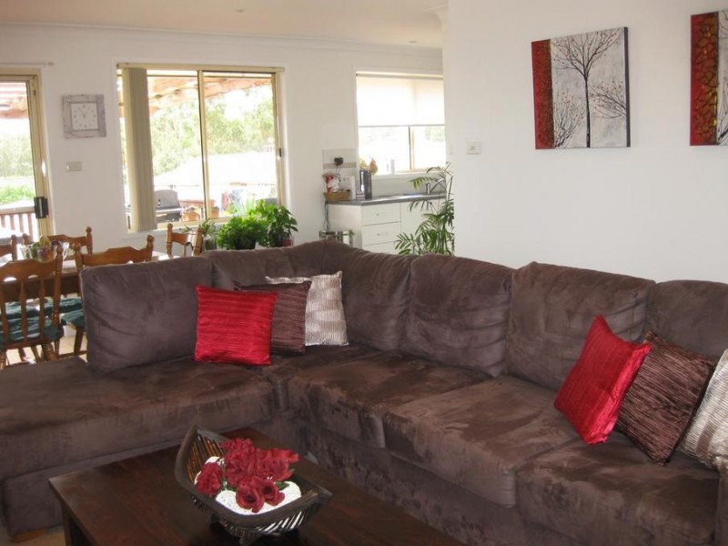 18 Redman Road, Medowie NSW 2318