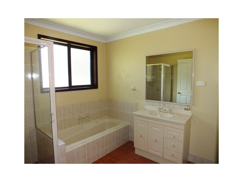 14 Laurina St, Medowie NSW 2318