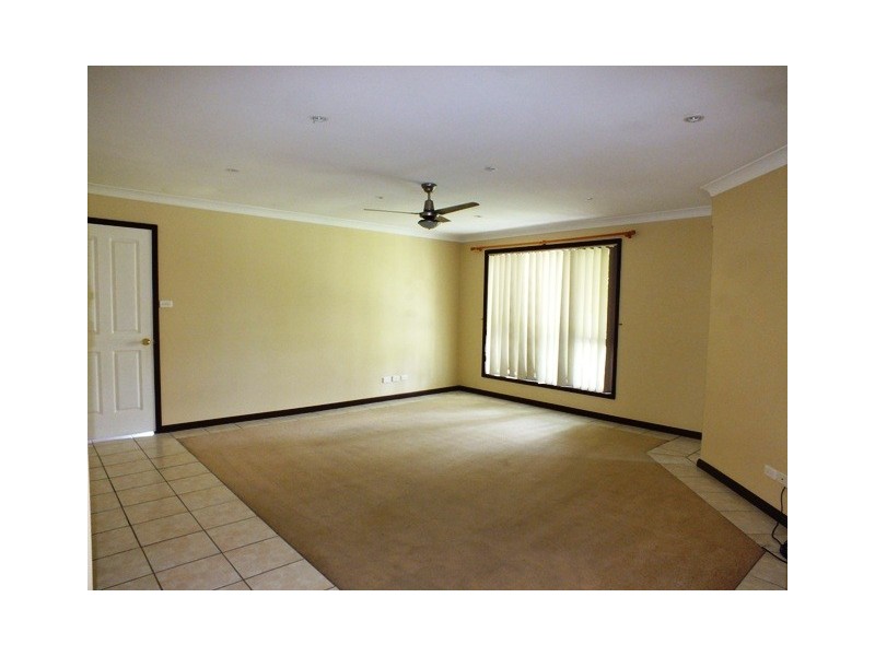 14 Laurina St, Medowie NSW 2318
