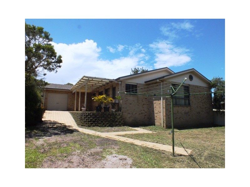 14 Laurina St, Medowie NSW 2318