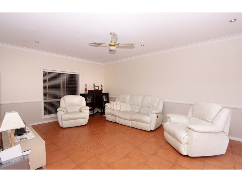 27 Ford Avenue, Medowie NSW 2318