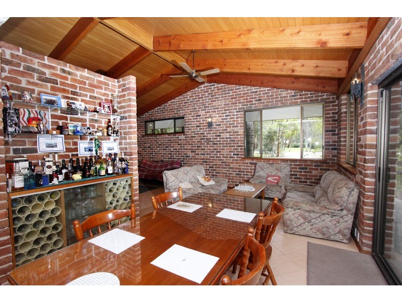 8 Michael Drive, Salt Ash NSW 2318