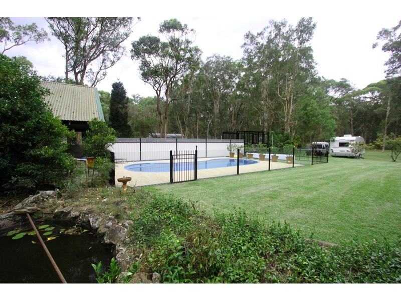 8 Michael Drive, Salt Ash NSW 2318