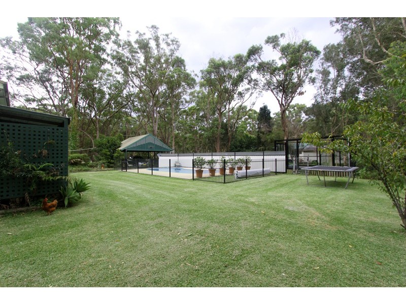 8 Michael Drive, Salt Ash NSW 2318