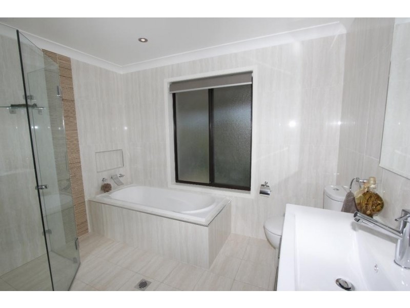 12 Evans Road, Medowie NSW 2318