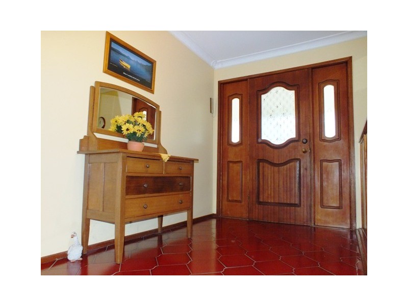 8 Windeyer Close, Medowie NSW 2318