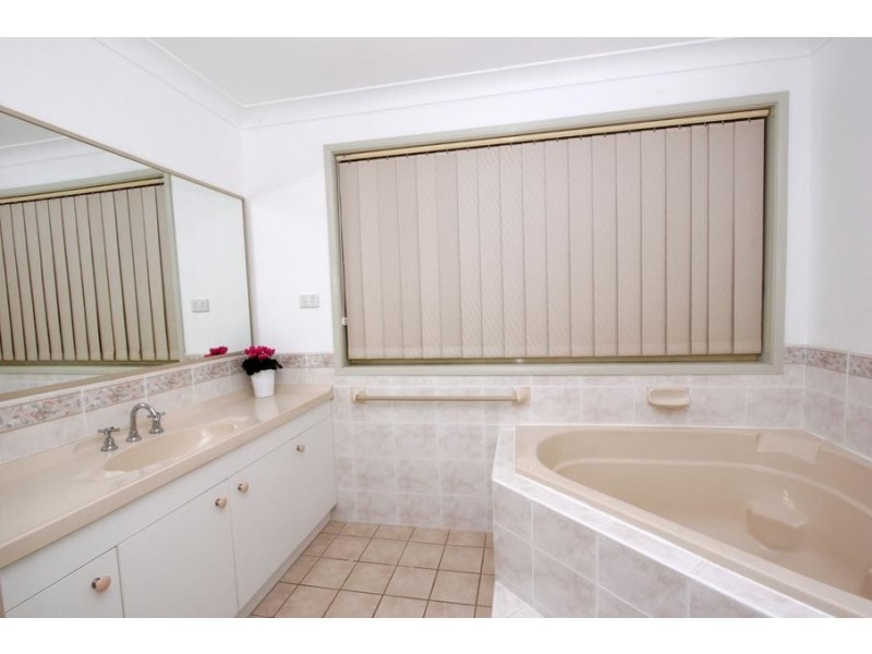 1 Osprey Circuit, Medowie NSW 2318