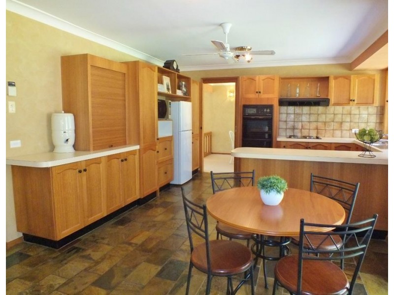 11 Griffiths Avenue, Medowie NSW 2318