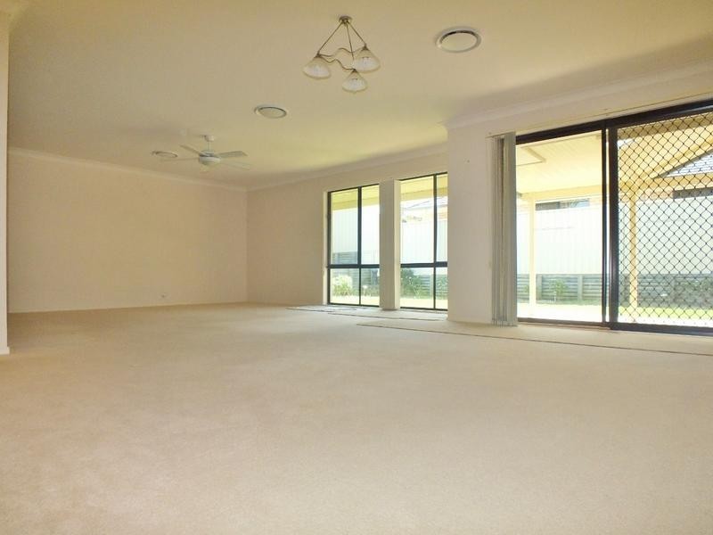 37 Robina Avenue, Medowie NSW 2318