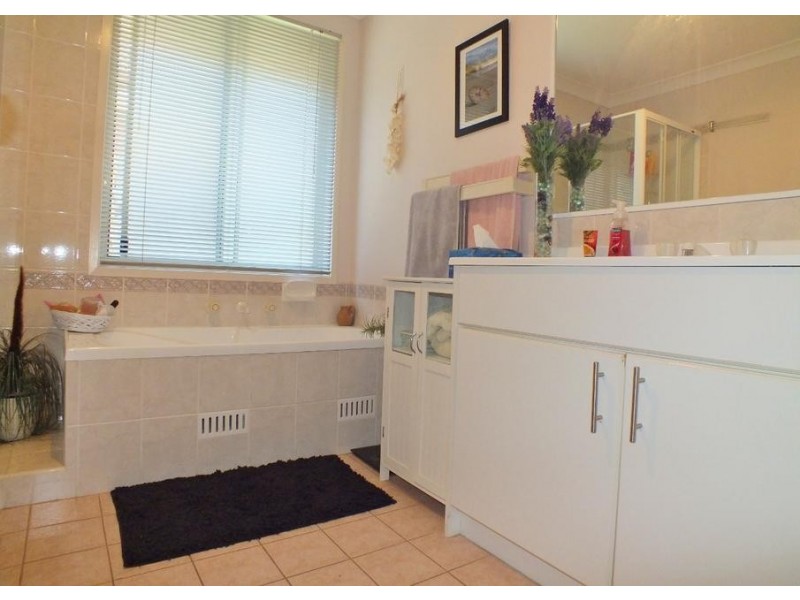 25 Creighton Drive, Medowie NSW 2318