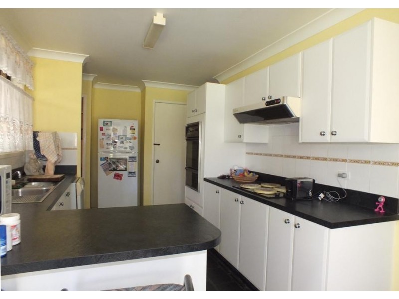 16 Karwin Road, Medowie NSW 2318