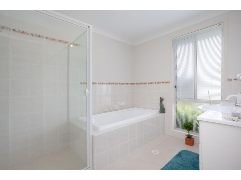 4 Huon Place, Medowie NSW 2318