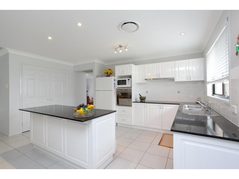 17 Sassin Crescent, Medowie NSW 2318