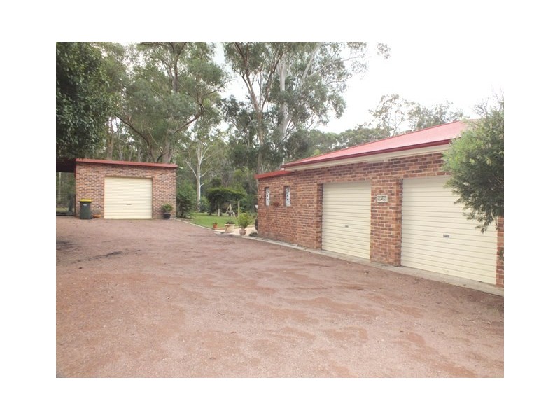 6 Griffiths Avenue, Medowie NSW 2318