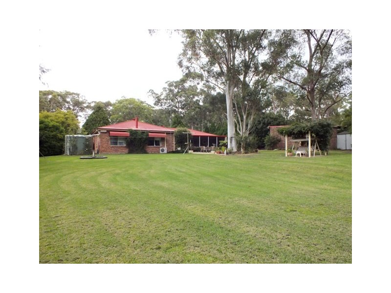 6 Griffiths Avenue, Medowie NSW 2318