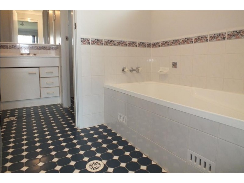 5 Laurina Street, Medowie NSW 2318