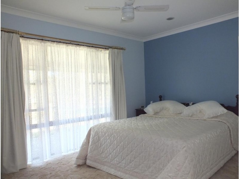 10 Lewis Drive, Medowie NSW 2318
