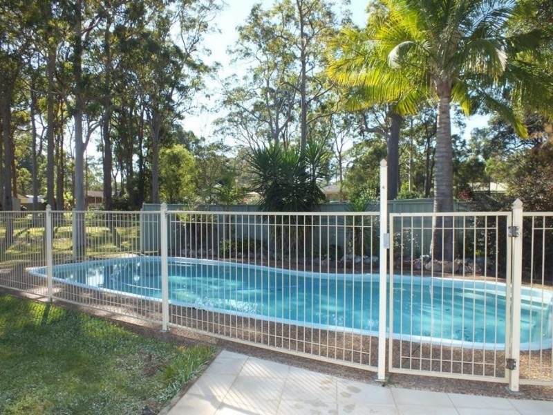 10 Lewis Drive, Medowie NSW 2318