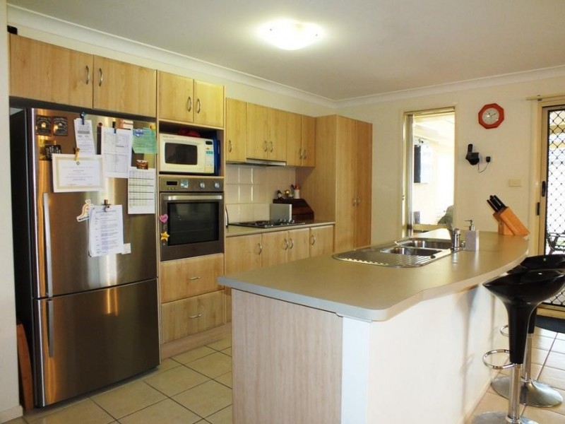 17 Grevillea Drive, Medowie NSW 2318