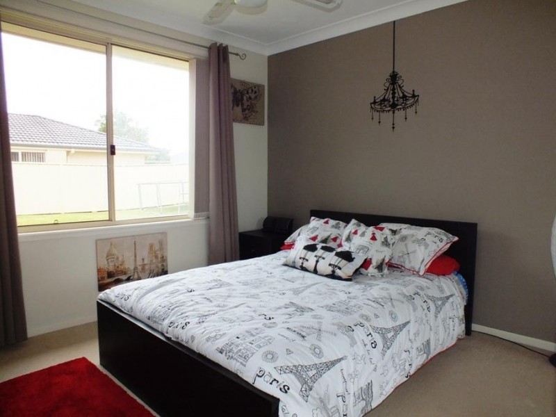 17 Grevillea Drive, Medowie NSW 2318