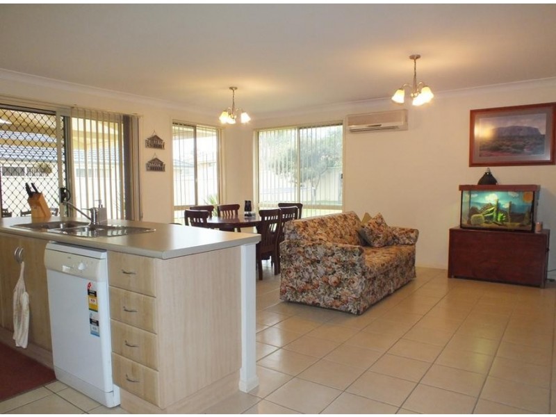 17 Grevillea Drive, Medowie NSW 2318