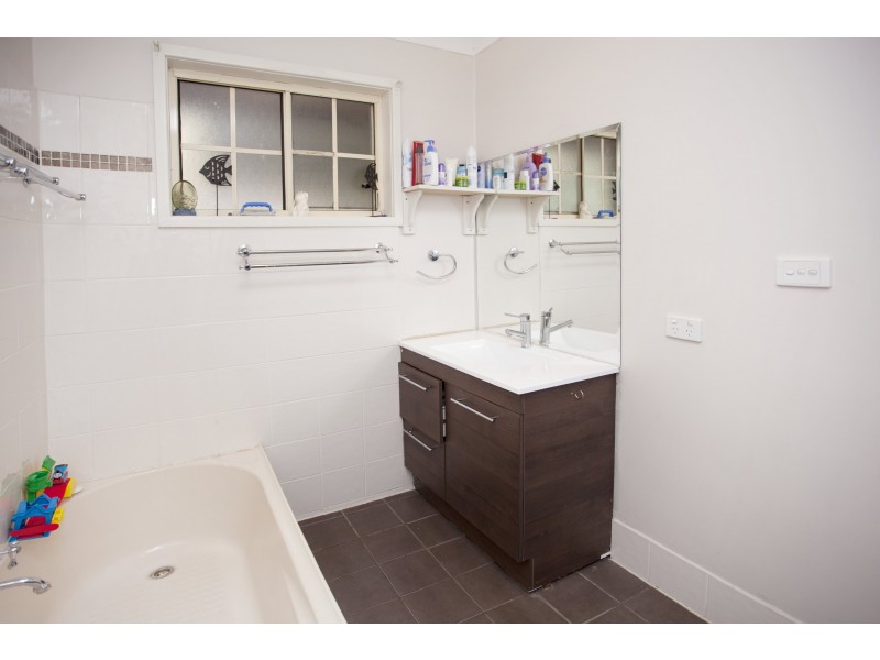 11 Sequoia Street, Medowie NSW 2318