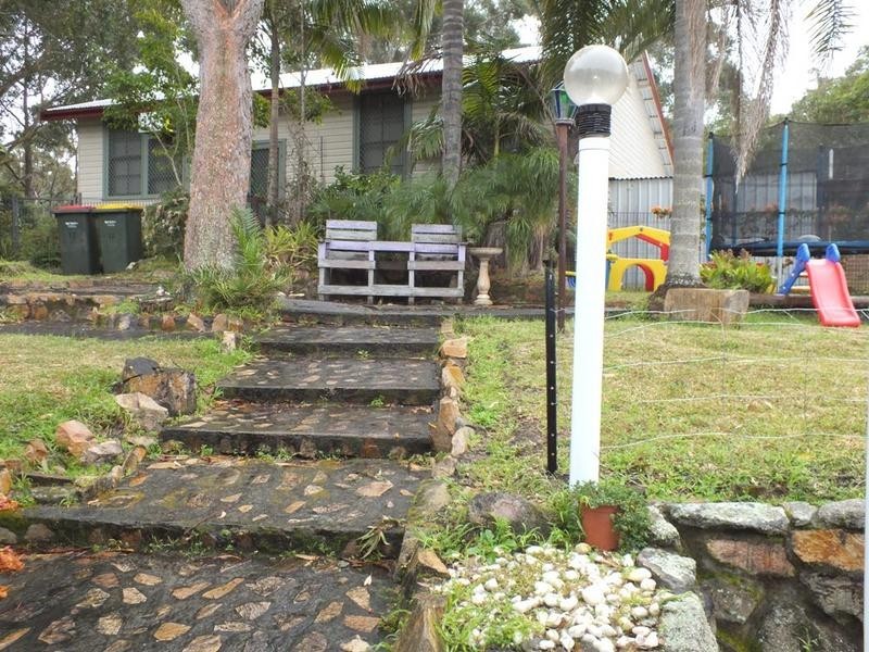 18 Helen Avenue, Lemon Tree Passage NSW 2319