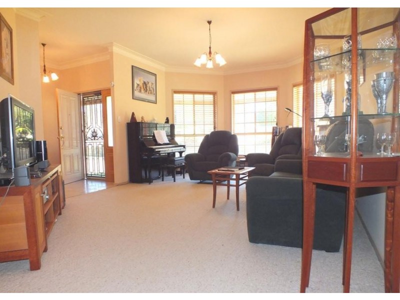 25 Sir Henry Parkes Avenue, Medowie NSW 2318