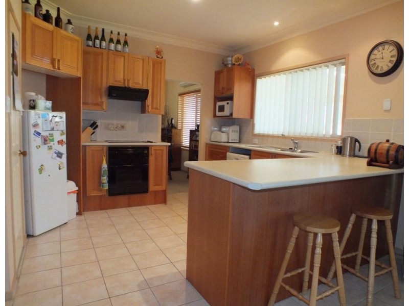 25 Sir Henry Parkes Avenue, Medowie NSW 2318