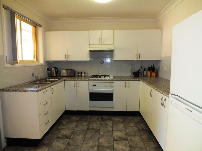 4 Kunzea Close, Medowie NSW 2318