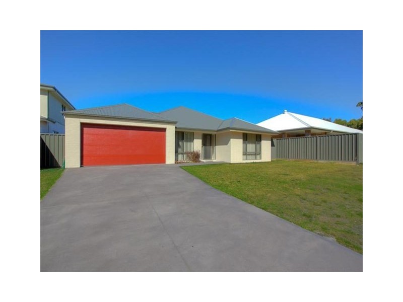 9 Midden Road, Fern Bay NSW 2295