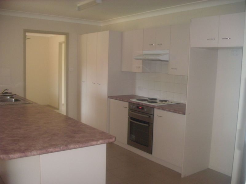 8 Creighton Drive, Medowie NSW 2318