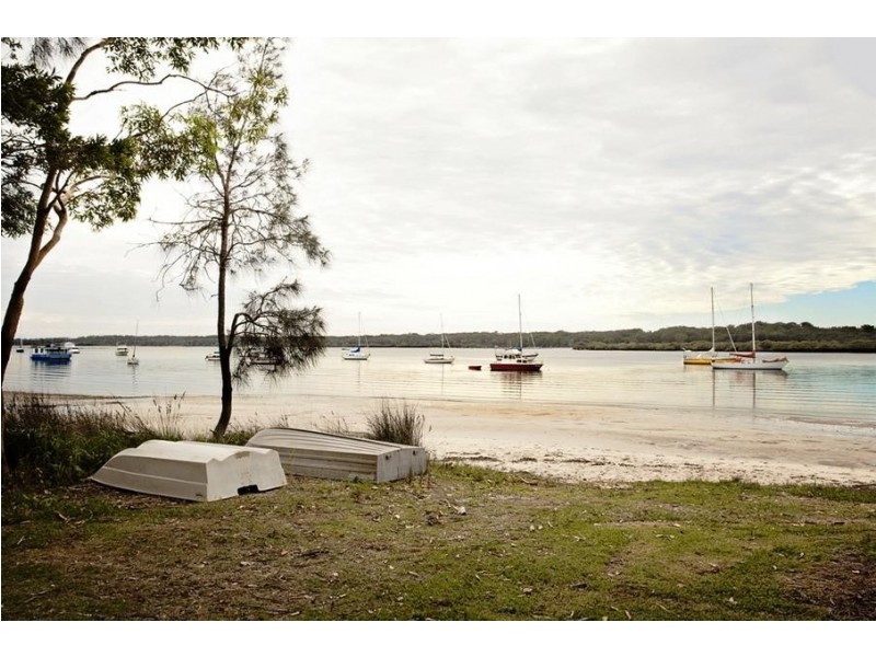 35 Gibbers Drive, Lemon Tree Passage NSW 2319