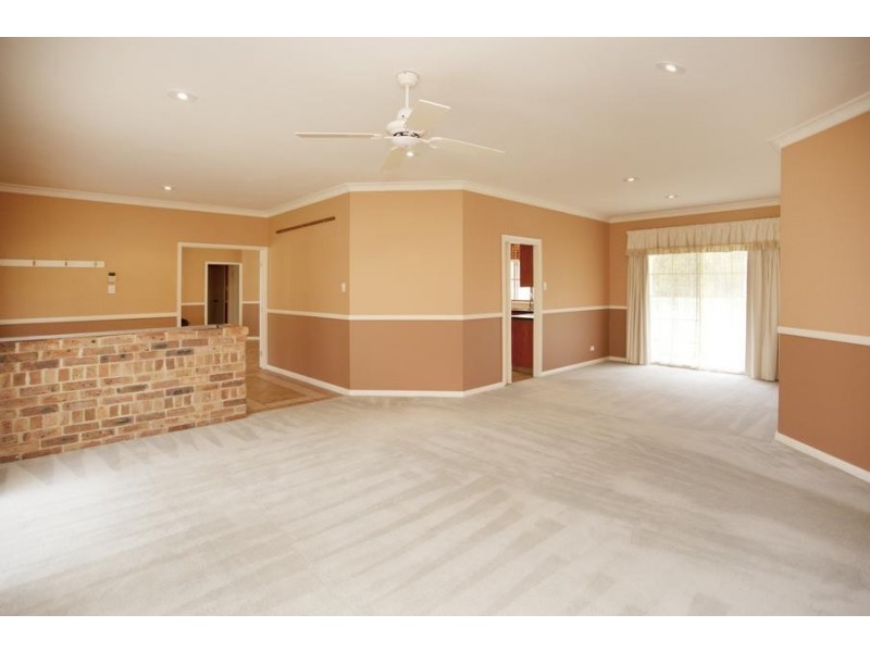 16 Settlers Close, Medowie NSW 2318