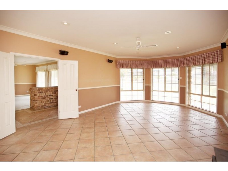 16 Settlers Close, Medowie NSW 2318