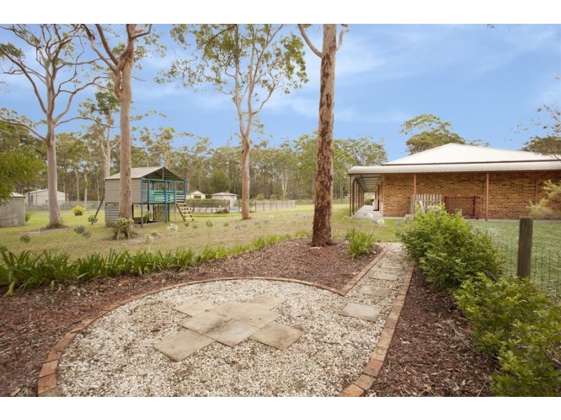 16 Settlers Close, Medowie NSW 2318