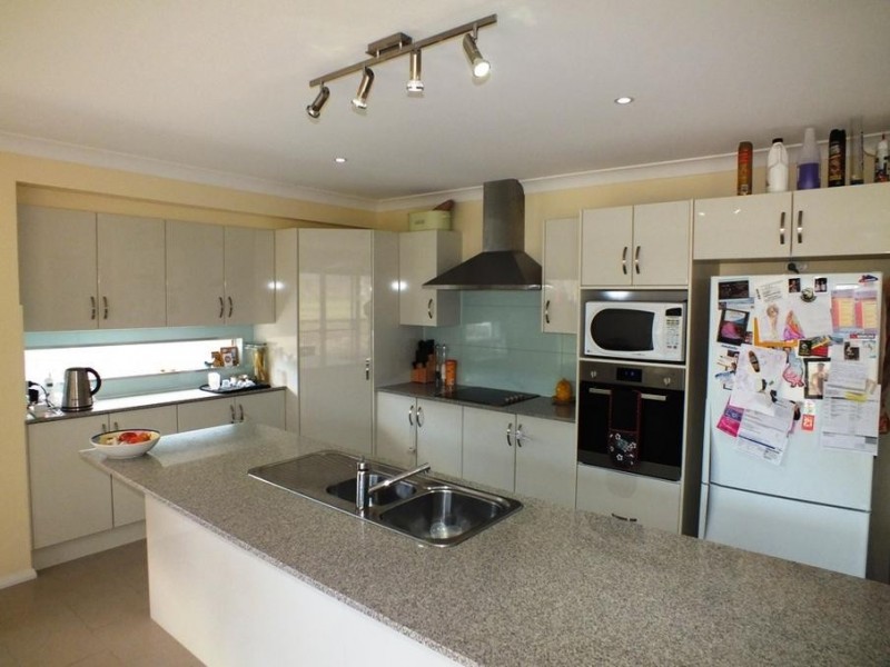 99 Sunningdale Circuit, Medowie NSW 2318