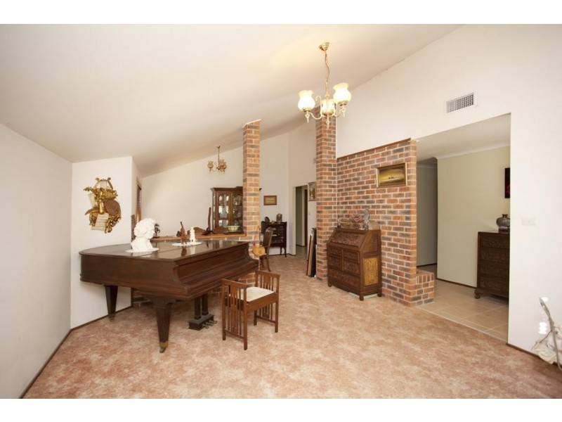 12 Windeyer Close, Medowie NSW 2318