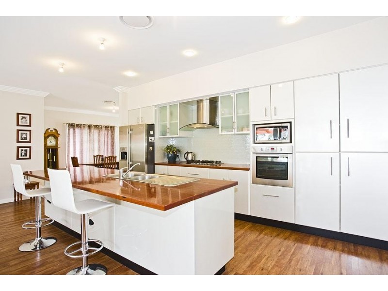 24 Oakmont Avenue, Medowie NSW 2318